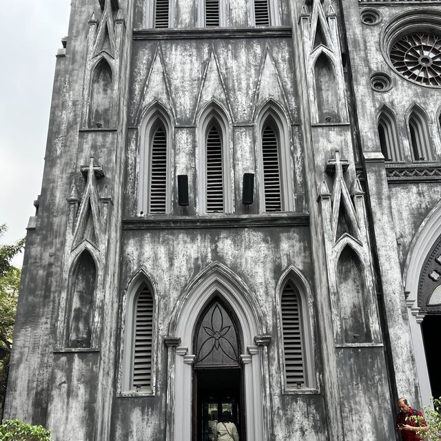  โบสถ์เซนต์โจเซฟ (St. Joseph Cathedral) ⛪️