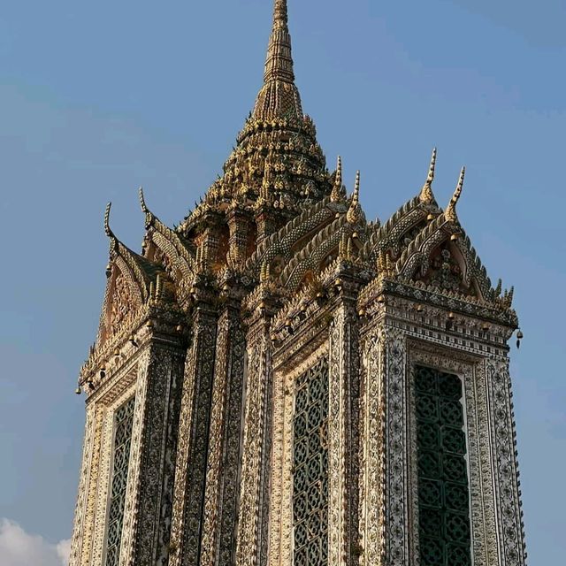 วัดอรุณราชวราราม เป็นหนึ่งในสถานที่แลนด์มาร์คสำคัญ