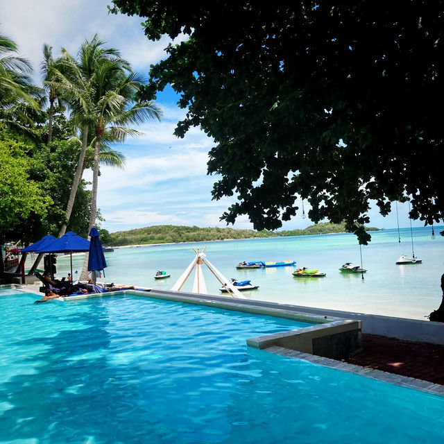 Poolside Grub @ Chura Samui…