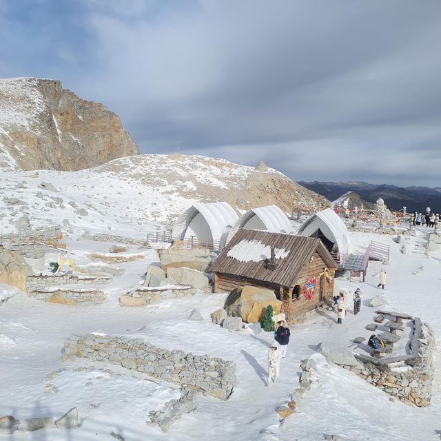 Amazing snow Moutain at the highest peak4800m