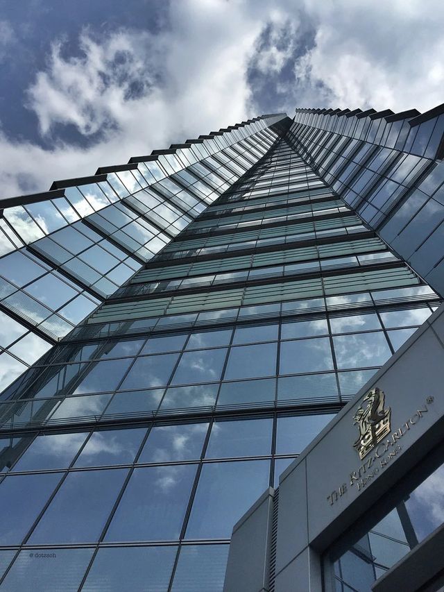 Staying at the highest hotel in the world 🇭🇰