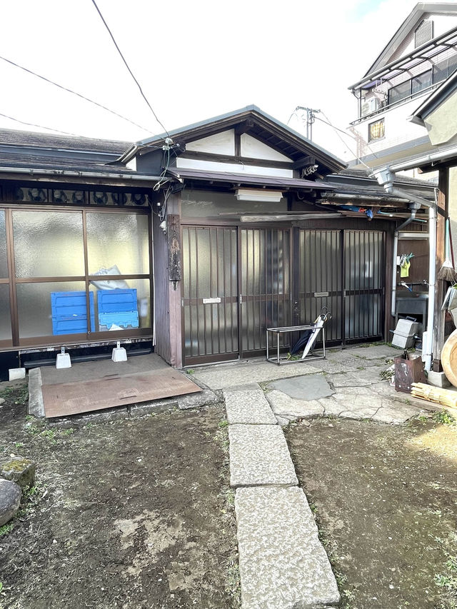 【白玉稲荷神社/東京都】高い塀のような石垣が珍しい神社
