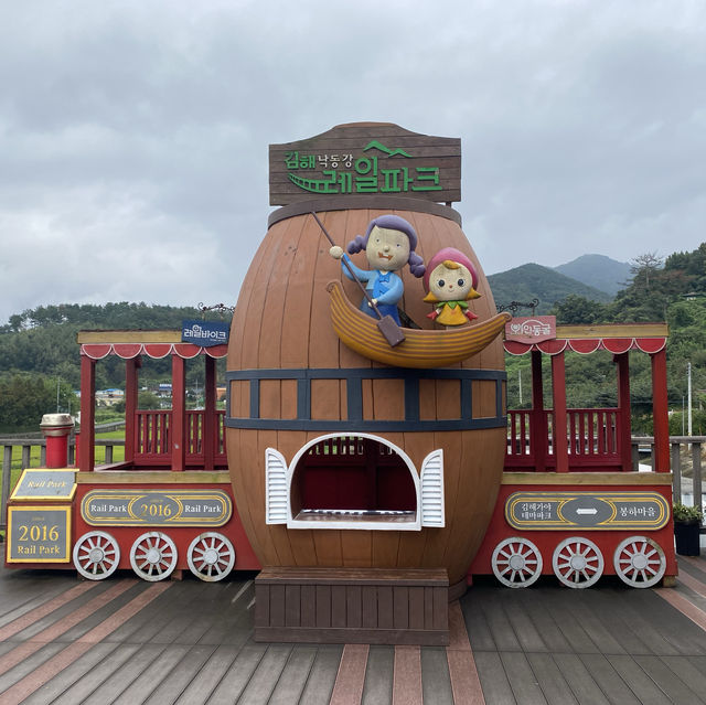 釜山景點-洛東江鐵道自行車