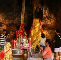 ศาลเจ้าพ่อเขาใหญ่ ศาลเจ้าศักดิ์สิทธิ์ ชลบุรี