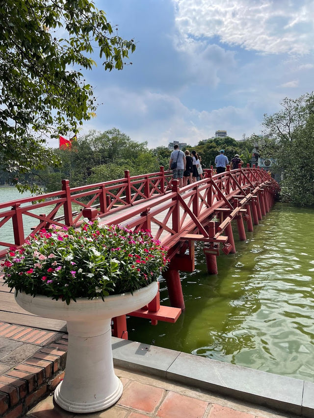 Ngoc Son Temple