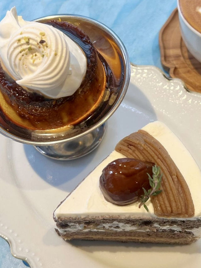 청량한 하늘색 테이블에 🩵 밤 디저트류가 맛있는 🌰 다이토구 감성카페추천