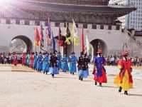 Visit Gyeongbokgung Palace 