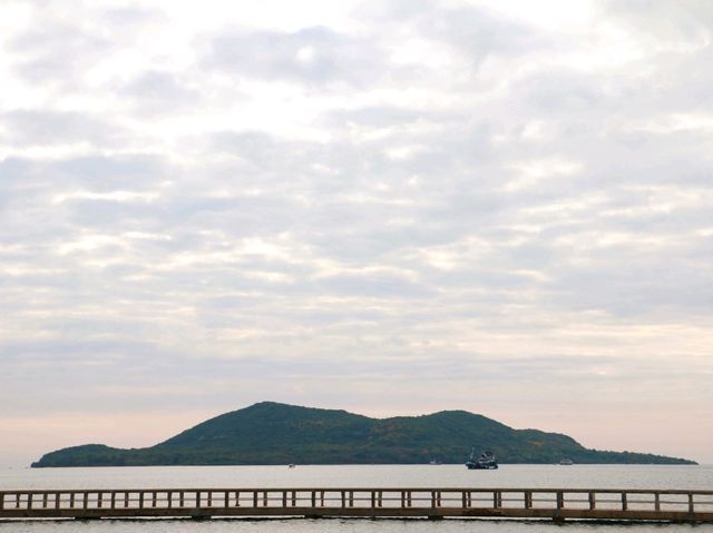 ท่าเทียบเรือ เกาะขาม