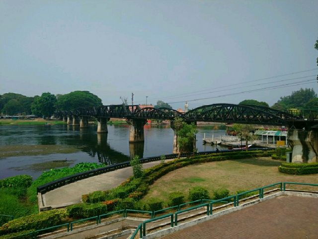 สะพานข้ามแม่น้ำแคว..สะพานประวัติศาสตร์