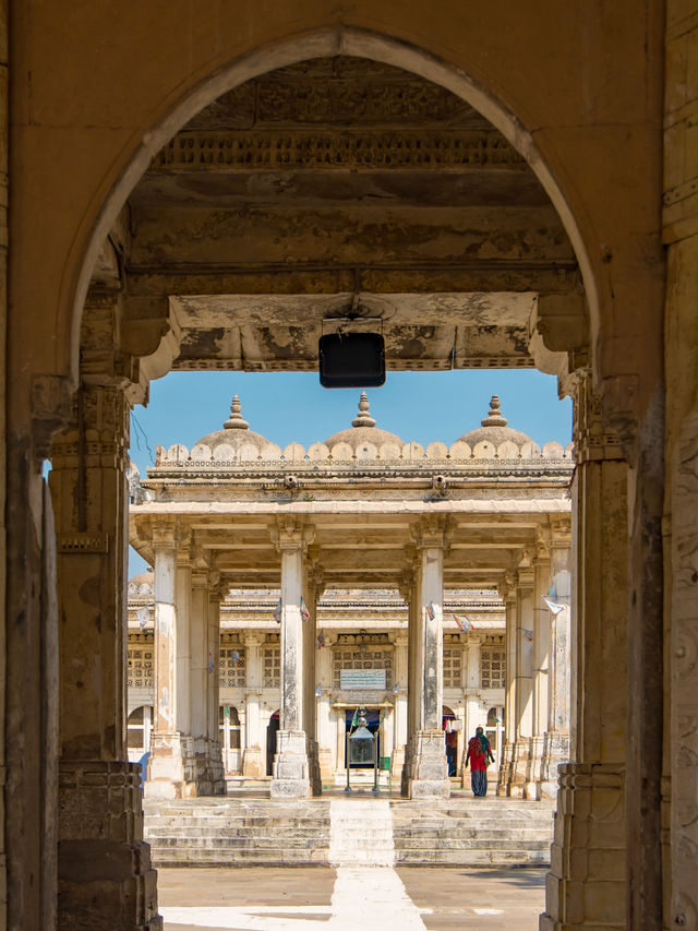Sarkhej Roza ศูนย์อารยธรรมเก่าแก่แห่ง Ahmedabad