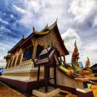 สักการะพระโบราณ ณ พุทธสถานฯวัดป่ายางน้อย