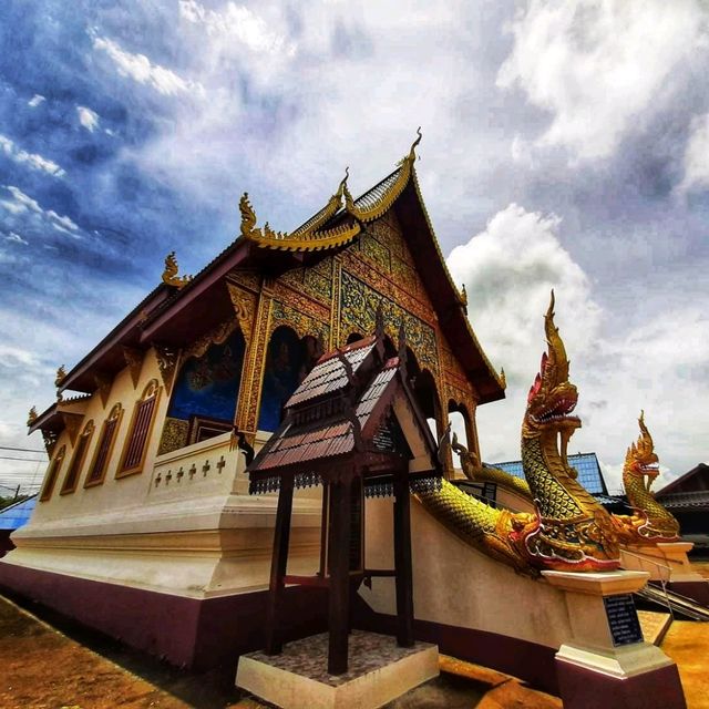 สักการะพระโบราณ ณ พุทธสถานฯวัดป่ายางน้อย