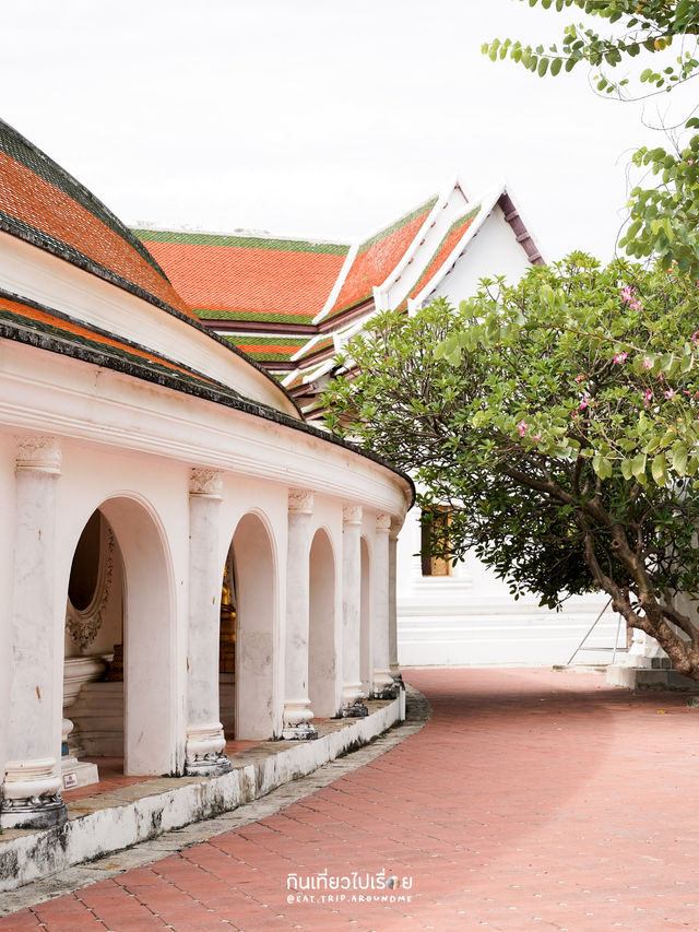 เที่ยวองค์พระปฐมเจดีย์ในวันหยุดยาว
