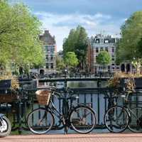 Canals, Bycycles and Bridges