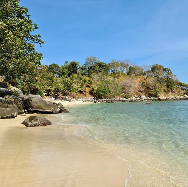 Turquoise Bliss: Paradise Beach Phuket's Hidden Gem