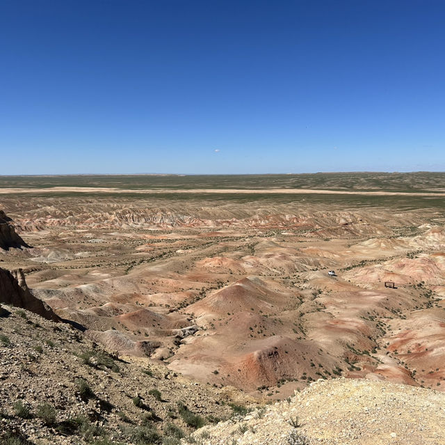 Through the Gobi’s Vastness: Discovering the White Stupa