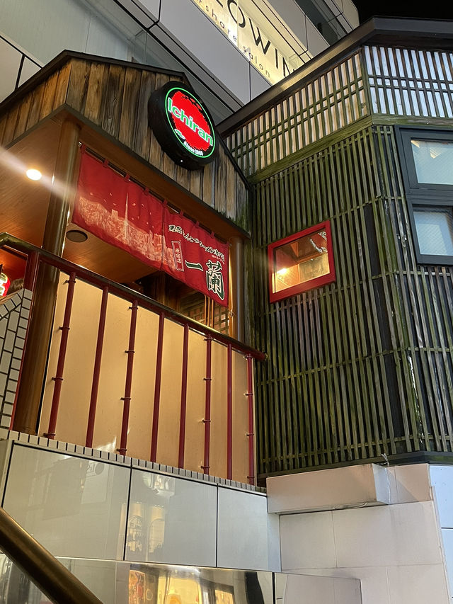 일본갔으면 먹고와야쥬 한국인들이좋아하는  이치란라멘🍜