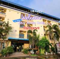 ริทชี่เฮ้าส์ Ritzy House Hote