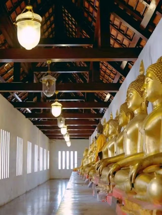 ไหว้พระพุทธชินราช วัดพระศรีรัตนมหาธาตุ พิษณุโลก