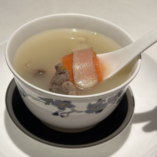 傳統粵菜．精緻地道．炳勝品味