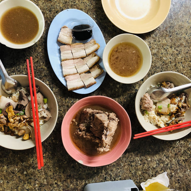 ภูเก็ต 3 วัน 2 คืนกินอะไรดี ?
