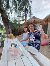 Curve Beach Cafe' คาเฟ่ลับ วิวสวย@หาดนางรำ ชลบุรี