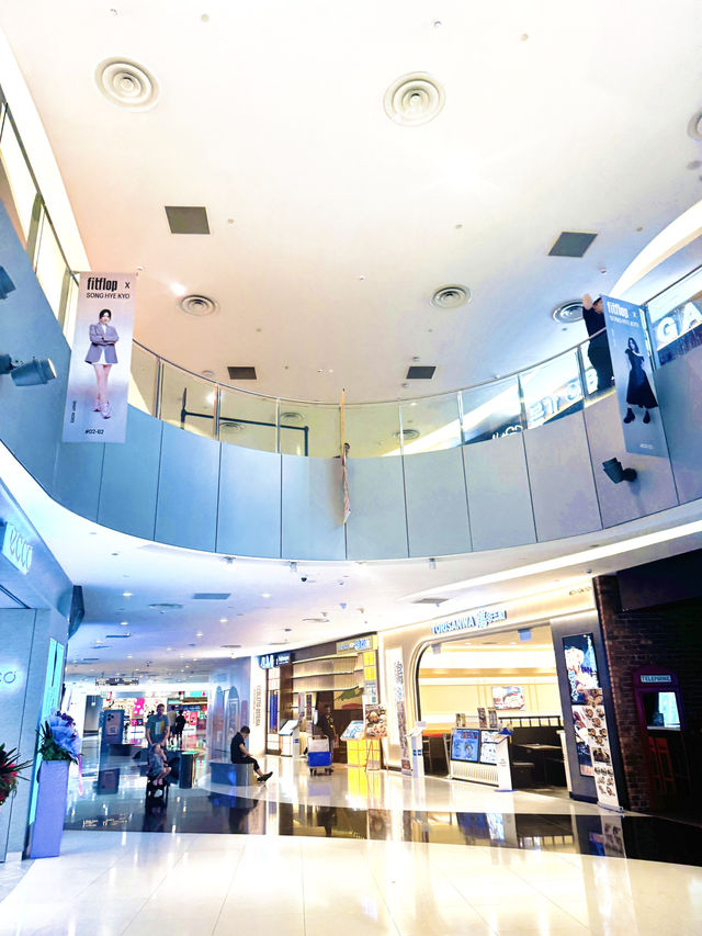 🇸🇬 VivoCity Singapore: A Dynamic Shopping Experience by the Waterfront