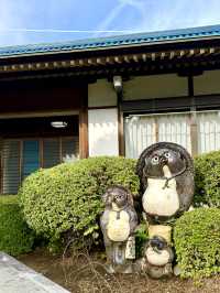 【埼玉県】たくさんの石碑と仏像