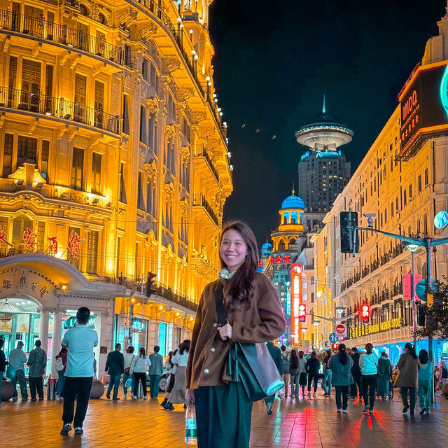 Classic night life of shanghai