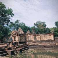 2สถานที่ท่องเที่ยวปราสาทเมืองต่ำ-ปราสาทเขาพนมรุ่ง