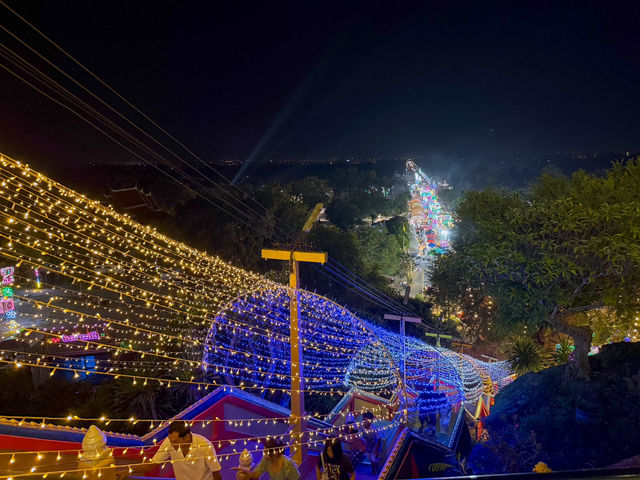 รีวิว เทศกาลลอยกระทงวัดเขาพระ 2024 