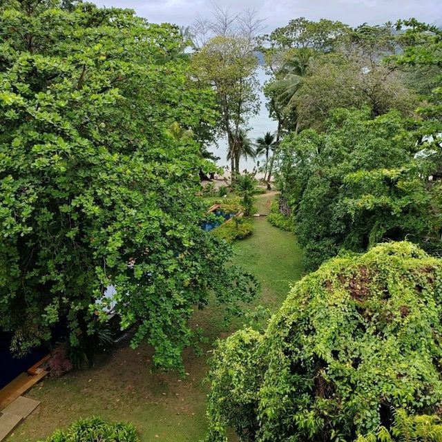 Exclusive Resort, Beautiful Beach, Emerald Water!