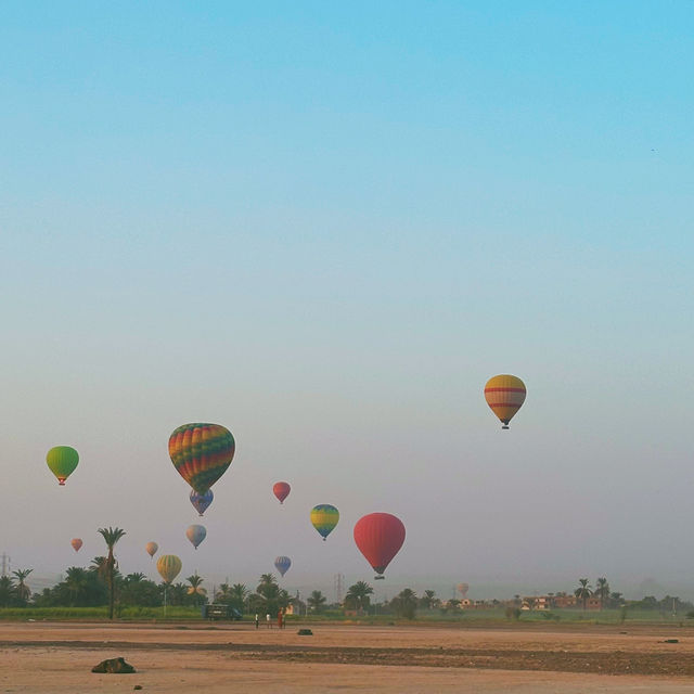 Egypt Country of pyramids and paraohs