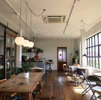 Normal Cafe and Stay โพธาราม ราชบุรี