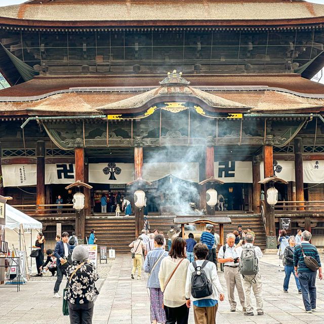วัดเซ็นโคจิ Zenkoji Temple