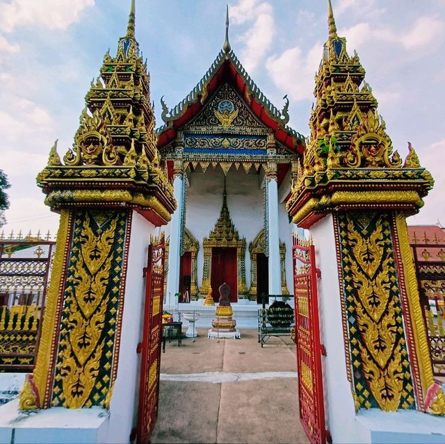 泰國曼谷湄南河畔古老寺廟景點:Wat Khrut，祈福特別靈驗，適合拍照📸打卡