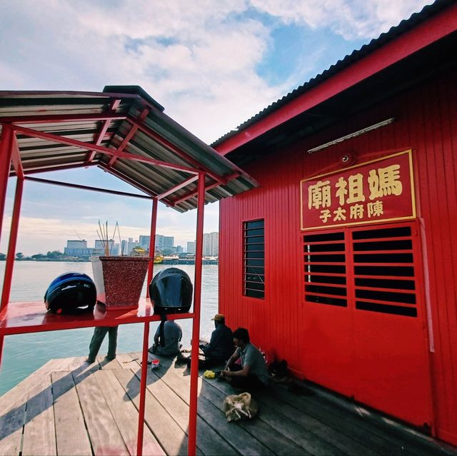馬來西亞檳城喬治城標誌性特色景點:姓陳橋，海上木屋村落，海中獨木橋，適合拍照📸打卡