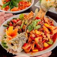 Nana Cafe & Restaurant