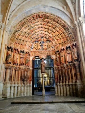 A mixture of Romanesque and Gothic styles