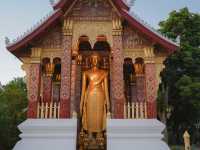 วัดแสนสุขาราม สถานที่ใส่บาตรพระตอนเช้าแบล็กกราวสวย