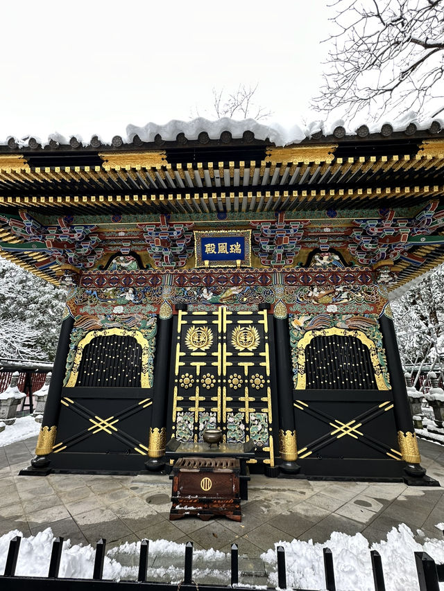【宮城×冬の旅】伊達政宗を祀る霊廟  雪に包まれ白と黒のコントラストが素晴らしい