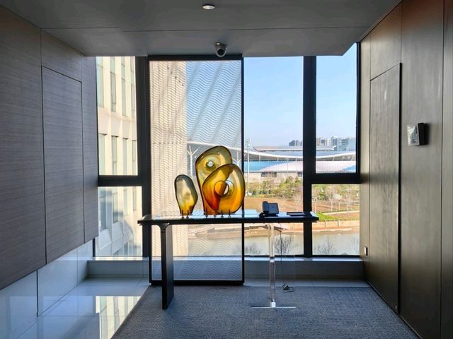 淡季3折住深圳國際會展中心皇冠假日酒店