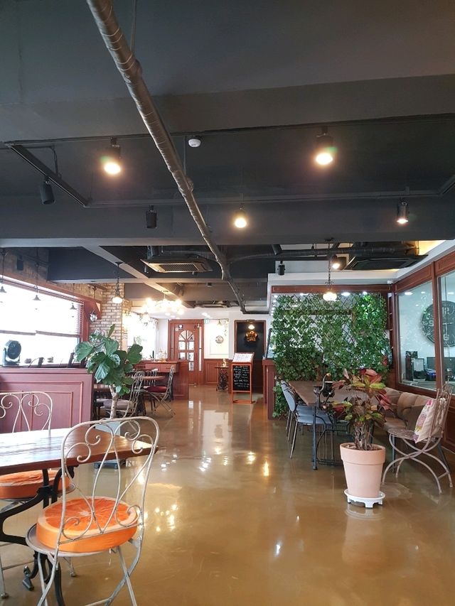 감성 가득한 부산진구 카페, 카페도란에서 힐링해요! ☕✨