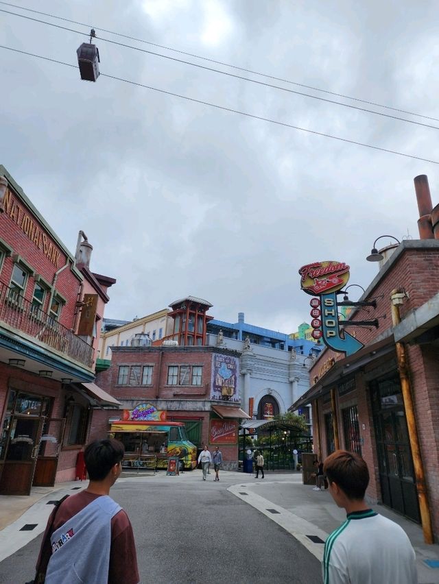✨Themepark atop a mountain 