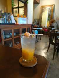 A Cafe That Feels Like Home