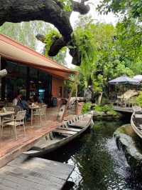 คาเฟ่ที่ฉะเชิงเทราทำถึง เอาน้ำตกวางไว้กลางคาเฟ่!!!