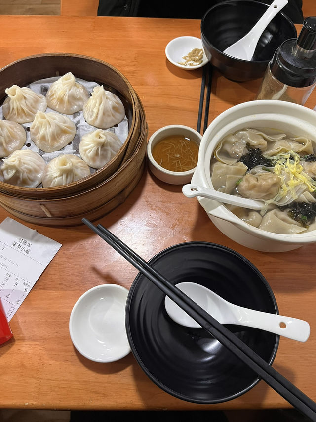 현지인들도 줄서서 먹는 ‘라이라이 샤오롱’🇨🇳