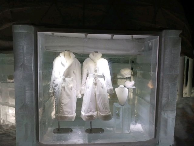 氷の幻想的な街　ICE VILLAGE