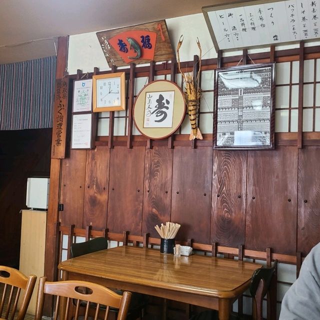 일본 사카이미나토 맛집)이로하스시 - 사카이미나토 100년된 오래된 스시 맛집