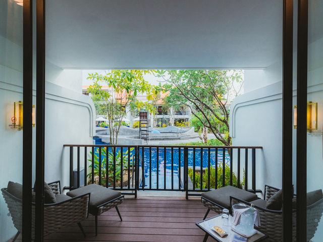 โรงแรมริมทะเลเขาหลัก vibes ดีมากๆ 